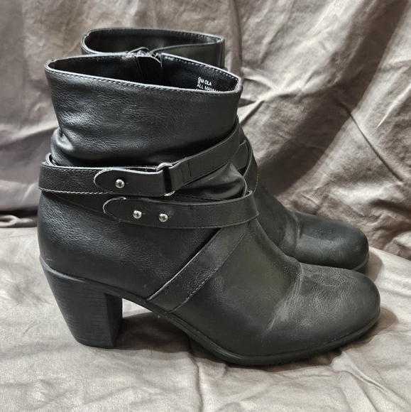 Black Levity Ankle Boots Size 9 - Picture 1 of 7